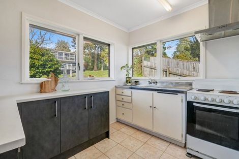 Photo of property in 1/13 Ayton Drive, Totara Vale, Auckland, 0629