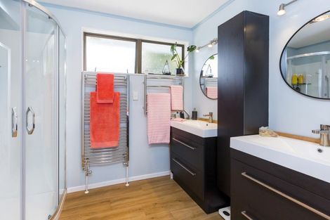 Photo of property in 11 Roband Crescent, Brown Owl, Upper Hutt, 5018