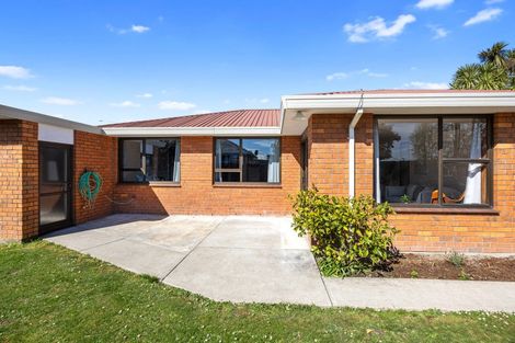 Photo of property in 2/281 Sawyers Arms Road, Bishopdale, Christchurch, 8053