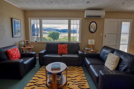 Photo of property in 24 Whangaimoana Beach Road, Whangaimoana, Featherston, 5772