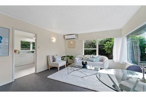 Photo of property in 2/53 Richards Avenue, Forrest Hill, Auckland, 0620