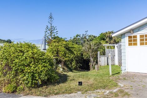 Photo of property in 13 Twomey Grove, Houghton Bay, Wellington, 6023