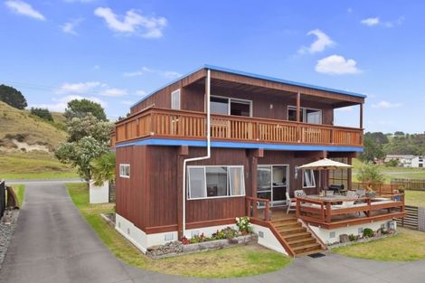 Photo of property in 271 Pohutukawa Avenue, Ohope, 3121