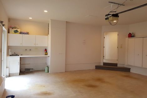 Photo of property in 2/5 Kenmure Avenue, Forrest Hill, Auckland, 0620