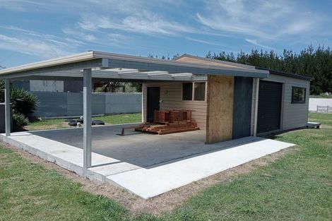 Photo of property in 2077 Tangimoana Road, Tangimoana, Palmerston North, 4473