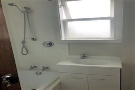 Photo of property in 1/3 Fruitvale Road, New Lynn, Auckland, 0600