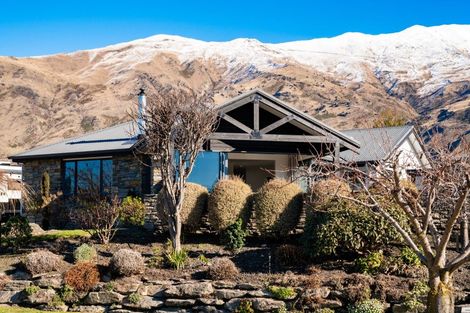 Photo of property in 10 Hyland Street, Wanaka, 9305