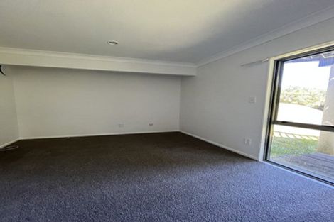 Photo of property in 14 Pekanga Road, Normandale, Lower Hutt, 5010