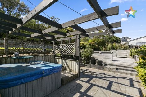 Photo of property in 4 Mossburn Grove, Kelson, Lower Hutt, 5010