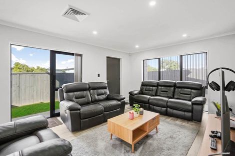 Photo of property in 211a Finlayson Avenue, Clendon Park, Auckland, 2103