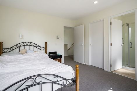 Photo of property in 2/23 Ludlow Terrace, Totara Vale, Auckland, 0627