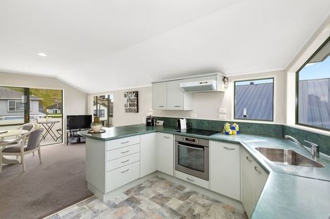 Photo of property in 5 Meadowcroft Grove, Johnsonville, Wellington, 6037