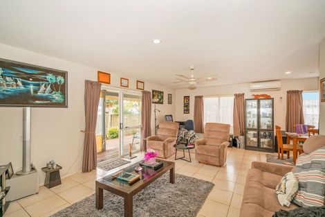Photo of property in 36 Whitby Avenue, Whitianga, 3510