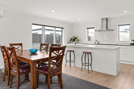 Photo of property in 14 Rangataiki Place, Te Awa, Napier, 4110