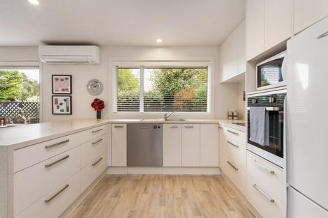 Photo of property in 2/66 Hounslow Street, Ilam, Christchurch, 8041