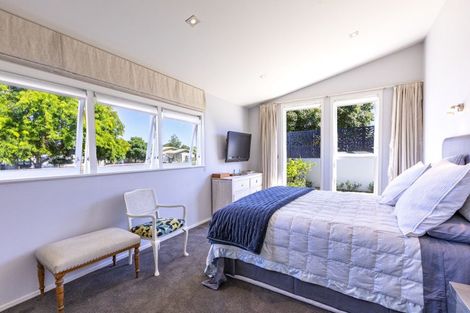 Photo of property in 15 Goodger Street, Waipukurau, 4200