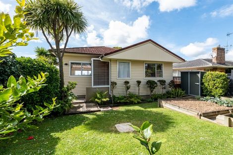 Photo of property in 68 Bradbury Road, Botany Downs, Auckland, 2010