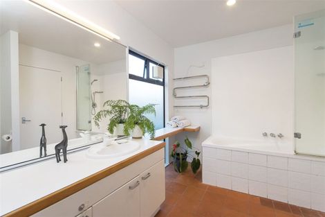 Photo of property in 12 Matatea Avenue, Pukekohe, 2120