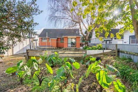 Photo of property in 326 Oxford Terrace, Avalon, Lower Hutt, 5011