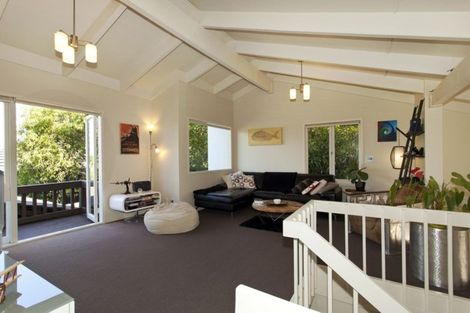 Photo of property in 1/31 James Evans Drive, Northcote, Auckland, 0627