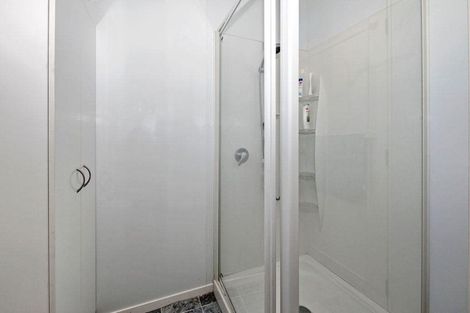 Photo of property in 1/28 Nikau Street, New Lynn, Auckland, 0600