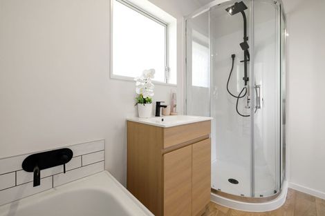 Photo of property in 1 Hilton Road, St Andrews, Hamilton, 3200