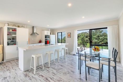 Photo of property in 41 Omana Avenue, Shelly Beach, Helensville, 0874