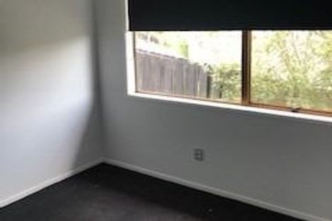 Photo of property in 32 Pisces Road, Glen Eden, Auckland, 0602