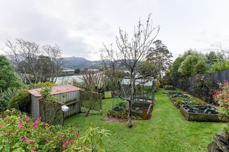 Photo of property in 8 Cove Street, Roseneath, Port Chalmers, 9023
