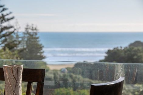 Photo of property in 10 Waitea Road, Muriwai, Waimauku, 0881