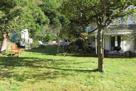 Photo of property in 1 Churton Drive, Churton Park, Wellington, 6037