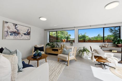 Photo of property in 1/149 Eskdale Road, Birkdale, Auckland, 0626