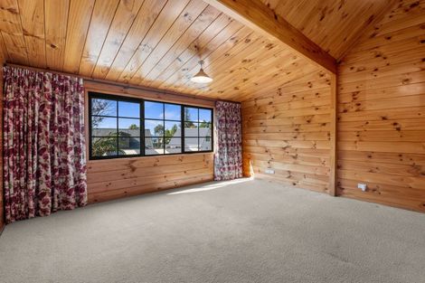 Photo of property in 38 Gemini Place, Kawaha Point, Rotorua, 3010