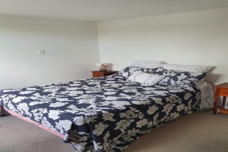 Photo of property in 32 Athena Drive, Totara Vale, Auckland, 0629