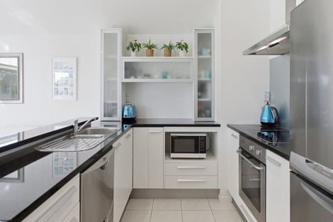 Photo of property in 204/27 Banks Avenue, Mount Maunganui, 3116