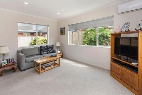 Photo of property in 12 Carousel Crescent, East Tamaki Heights, Auckland, 2016