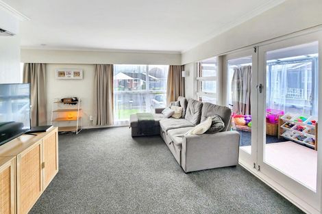 Photo of property in 10 Amberley Grove, Hutt Central, Lower Hutt, 5010