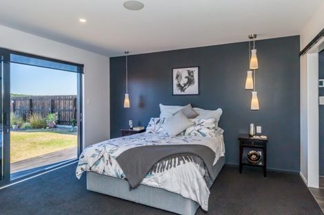 Photo of property in 18 Story Street, Foxton Beach, Foxton, 4815