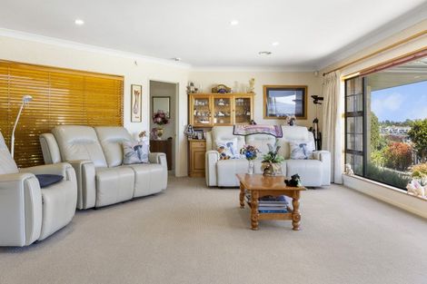 Photo of property in 6 Maniapoto Grove, Waipahihi, Taupo, 3330