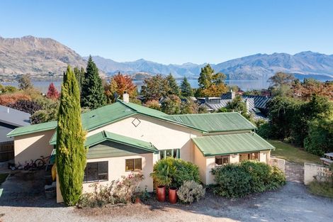 Photo of property in 142 Beacon Point Road, Wanaka, 9305