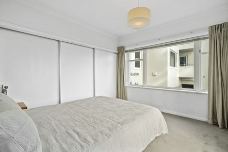 Photo of property in Rehutai Flats, 3/268 Oriental Parade, Oriental Bay, Wellington, 6011