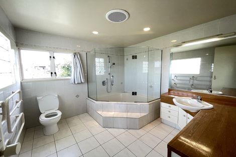 Photo of property in 2/21 Calypso Place, Rothesay Bay, Auckland, 0630