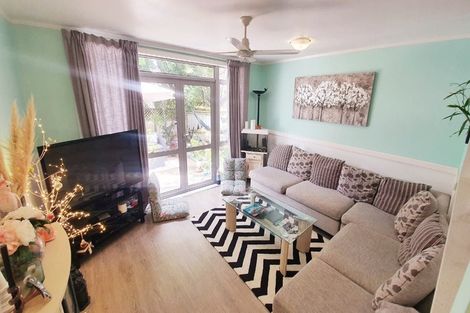 Photo of property in 12/15 Andersons Road, Oteha, Auckland, 0632