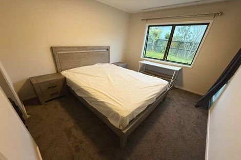 Photo of property in 52 West Harbour Drive, West Harbour, Auckland, 0618