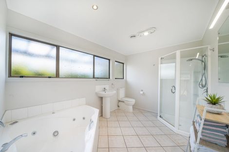 Photo of property in 39b Gemstone Drive, Birchville, Upper Hutt, 5018