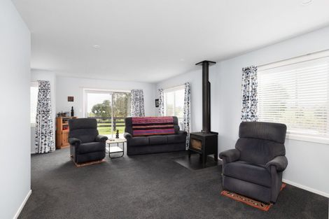 Photo of property in 43 Carrs Road, Urenui, 4377
