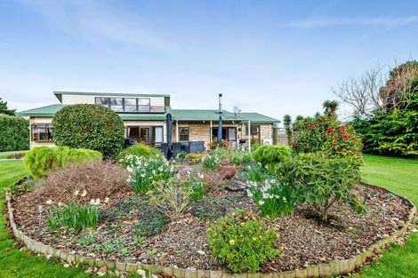 Photo of property in 2227 Skeet Road, Auroa, Hawera, 4678