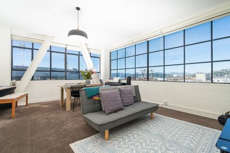 Photo of property in Endeavour Apartments, 10/125 Thorndon Quay, Pipitea, Wellington, 6011