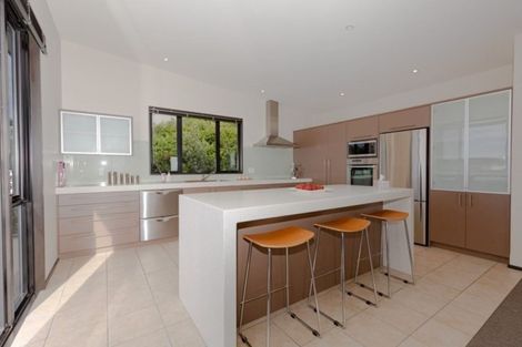 Photo of property in 2 Signal Hill Road, Mount Pleasant, Christchurch, 8081