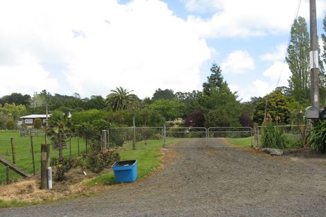 Photo of property in 76 Awa Road, Kumeu, 0891